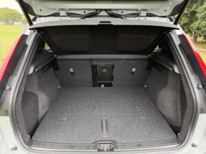 Volvo XC40 single boot